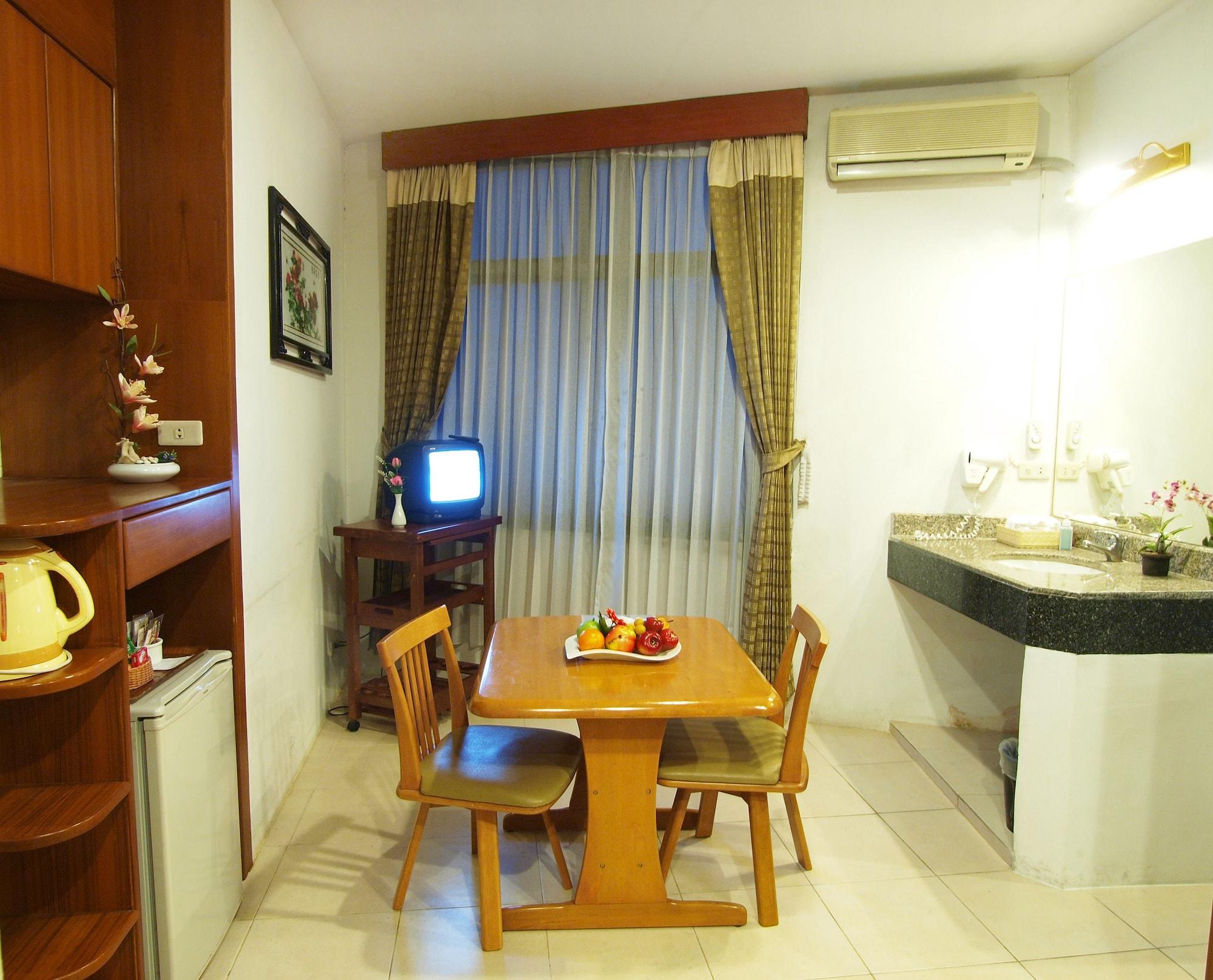 China Town Hotel - Sha Plus Certified Бангкок Экстерьер фото